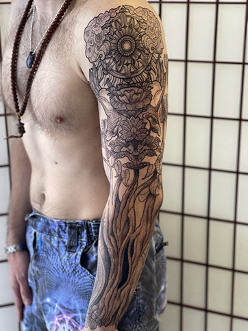 tattoo,aces,high,alex,rockoff,alexrockoff,west,palm,beach,traditional,neotraditional,beetle,beatle,flower,sunflower,floral,color